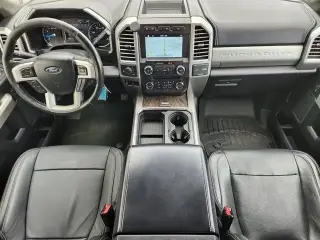 Ford F-250 Super Duty 2017 4x4 King Ranch 4dr Crew Cab 6.8 ft. SB Pickup