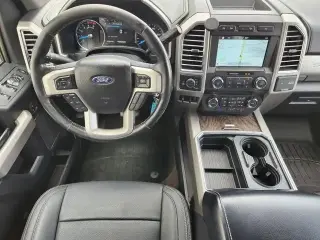 Ford F-250 Super Duty 2017 4x4 King Ranch 4dr Crew Cab 6.8 ft. SB Pickup
