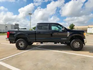 Ford F-250 Super Duty 2017 4x4 King Ranch 4dr Crew Cab 6.8 ft. SB Pickup