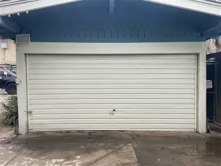 Roll up garage door