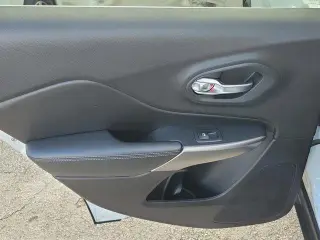 Jeep Cherokee 2019 4x4 Altitude 4dr SUV