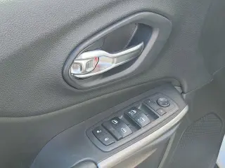 Jeep Cherokee 2019 4x4 Altitude 4dr SUV