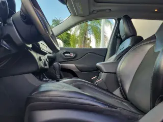 Jeep Cherokee 2019 4x4 Altitude 4dr SUV