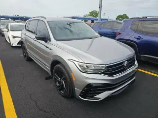 Volkswagen Tiguan 2023 SE R-Line Black 4dr SUV