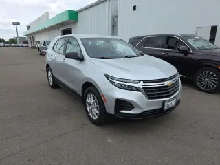 Chevrolet Equinox 2022 4x4 LS 4dr SUV w/1FL