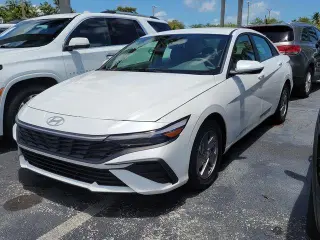 Hyundai ELANTRA 2025 SE 4dr Sedan