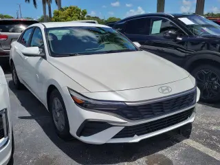 Hyundai ELANTRA 2025 SE 4dr Sedan