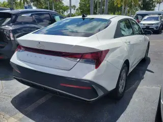Hyundai ELANTRA 2025 SE 4dr Sedan