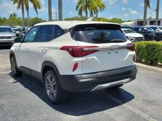 Kia Seltos 2023 AWD LX 4dr SUV