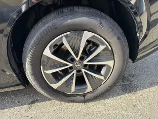 Lexus RZ 450e 2025 AWD Premium 4dr Crossover w/18 Inch Wheels