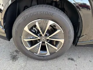 Lexus RZ 450e 2025 AWD Premium 4dr Crossover w/18 Inch Wheels