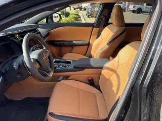 Lexus RZ 450e 2025 AWD Premium 4dr Crossover w/18 Inch Wheels