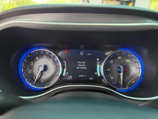 Chrysler Pacifica 2025 Select 4dr Mini-Van