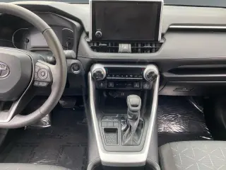 Toyota RAV4 2023 XLE 4dr SUV