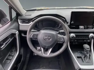 Toyota RAV4 2023 XLE 4dr SUV
