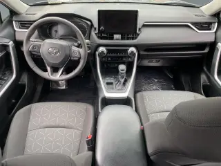 Toyota RAV4 2023 XLE 4dr SUV