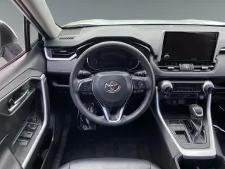 Toyota RAV4 2023 XLE Premium 4dr SUV