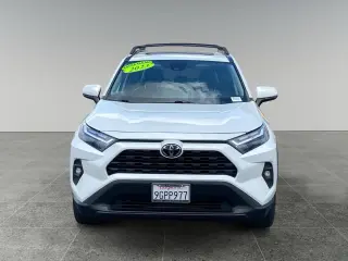 Toyota RAV4 2023 XLE Premium 4dr SUV