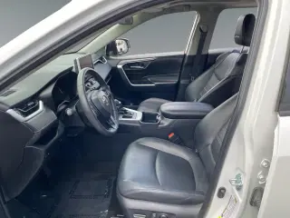 Toyota RAV4 2023 XLE Premium 4dr SUV
