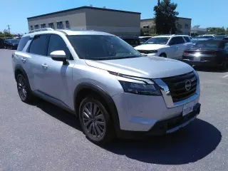 Nissan Pathfinder 2025 SL 4dr SUV