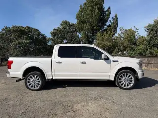 Ford F-150 2018 4x4 XLT 4dr SuperCrew 5.5 ft. SB