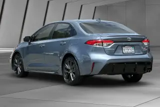 Toyota Corolla Hybrid 2024 SE 4dr Sedan