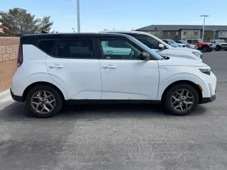 Kia Soul 2023 S 4dr Crossover