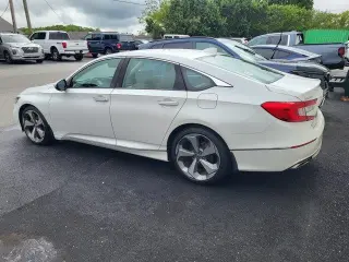 Honda Accord 2018 Touring 4dr Sedan (1.5T I4)