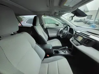 Toyota RAV4 2017 XLE 4dr SUV
