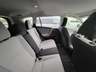 Toyota RAV4 2017 XLE 4dr SUV