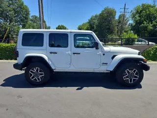 Jeep Wrangler 2025 4x4 Sahara 4dr SUV
