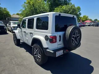 Jeep Wrangler 2025 4x4 Sahara 4dr SUV