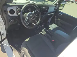 Jeep Wrangler 2025 4x4 Sahara 4dr SUV