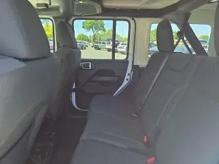Jeep Wrangler 2025 4x4 Sahara 4dr SUV