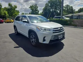 Toyota Highlander 2017 LE 4dr SUV (3.5L V6)