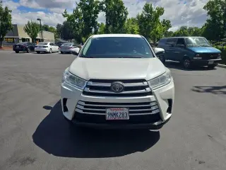 Toyota Highlander 2017 LE 4dr SUV (3.5L V6)