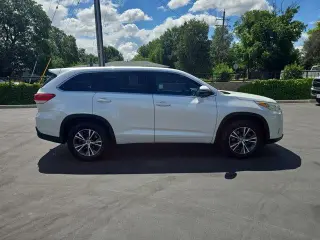 Toyota Highlander 2017 LE 4dr SUV (3.5L V6)