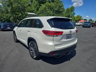 Toyota Highlander 2017 LE 4dr SUV (3.5L V6)