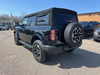 Ford Bronco 2024 4x4 Outer Banks 4dr SUV