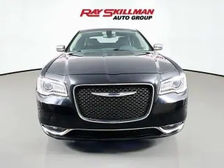 Chrysler 300 2019 Limited 4dr Sedan