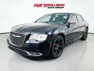 Chrysler 300 2019 Limited 4dr Sedan