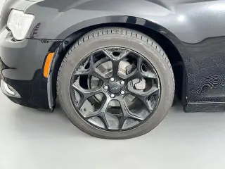 Chrysler 300 2019 Limited 4dr Sedan