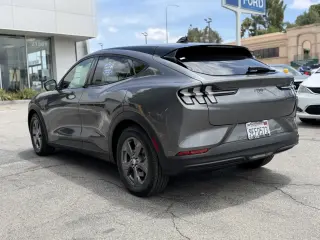 Ford Mustang Mach-E 2023 Select 4dr SUV