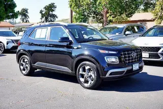 Hyundai VENUE 2026 SEL 4dr Crossover