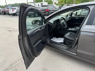 2018 Ford Fusion SE FWD