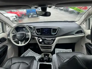 2018 Chrysler Pacifica Limited FWD