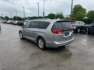 2018 Chrysler Pacifica Limited FWD