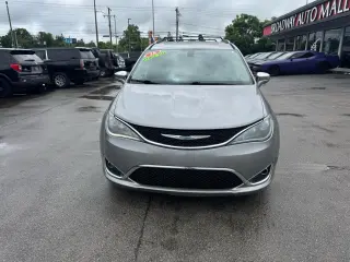 2018 Chrysler Pacifica Limited FWD