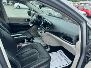 2018 Chrysler Pacifica Limited FWD