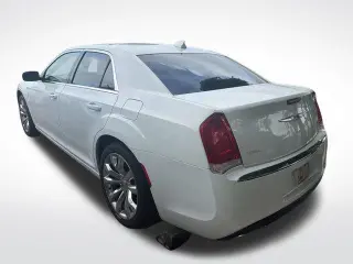 Chrysler 300 2016 Limited 4dr Sedan
